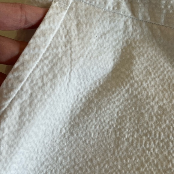 Women's SOUTHERN TIDE White Seersucker shorts size 14 in excellent shape - Picture 3 of 11